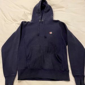 Washed color navy blue champion hoodie!